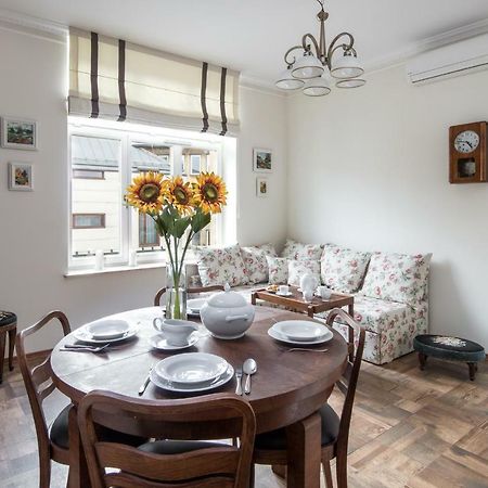 Cheerful Air Conditioned Apartment With Mezzanine And Parking - Old Town คราคูฟ ภายนอก รูปภาพ