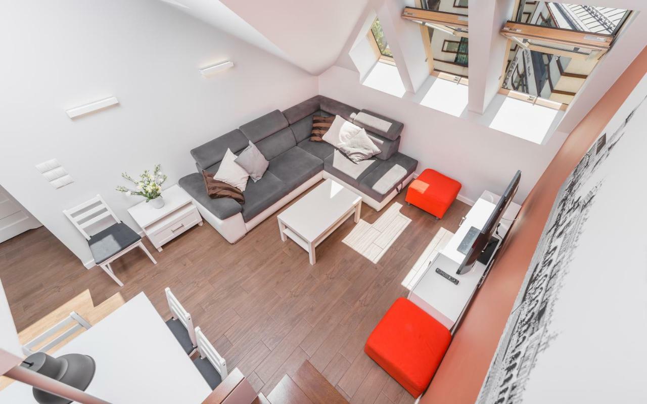 Cheerful Air Conditioned Apartment With Mezzanine And Parking - Old Town คราคูฟ ภายนอก รูปภาพ