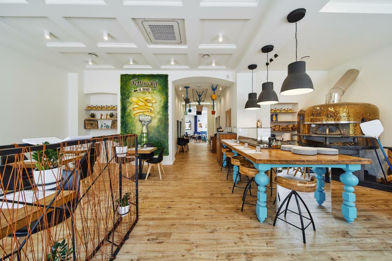 Cheerful Air Conditioned Apartment With Mezzanine And Parking - Old Town คราคูฟ ภายนอก รูปภาพ