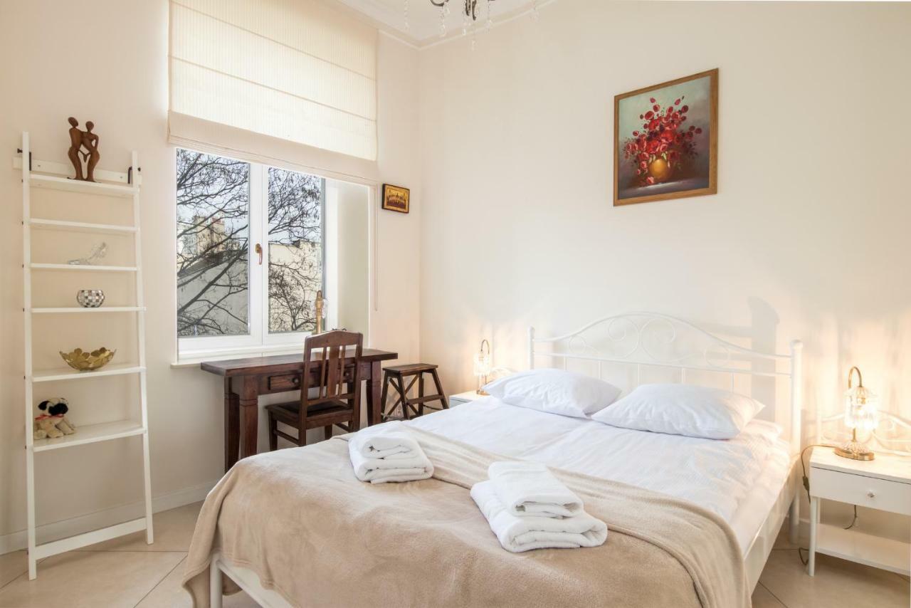 Cheerful Air Conditioned Apartment With Mezzanine And Parking - Old Town คราคูฟ ภายนอก รูปภาพ