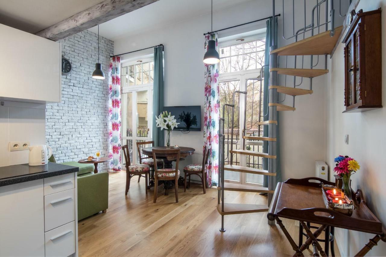 Cheerful Air Conditioned Apartment With Mezzanine And Parking - Old Town คราคูฟ ภายนอก รูปภาพ