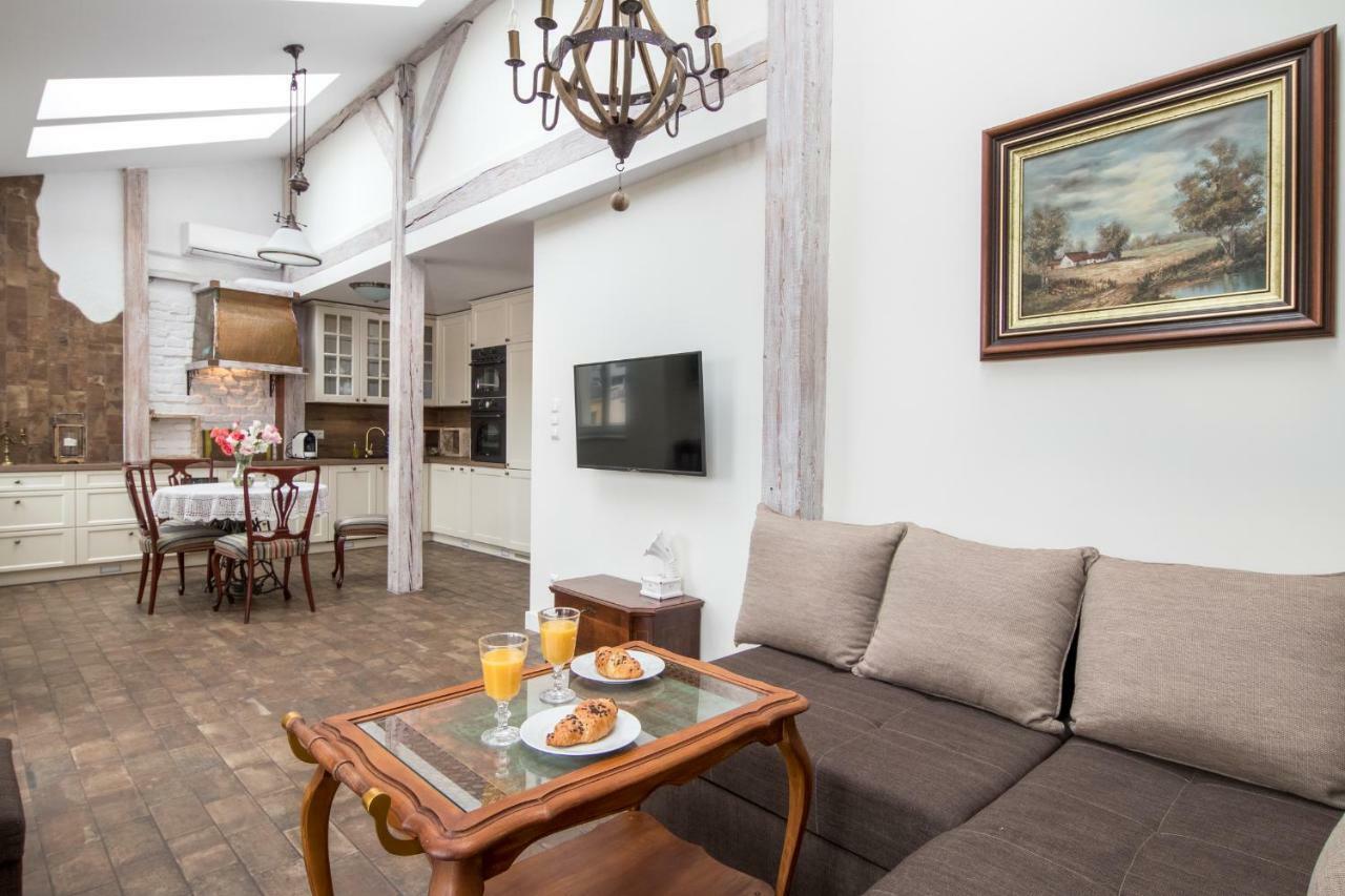 Cheerful Air Conditioned Apartment With Mezzanine And Parking - Old Town คราคูฟ ภายนอก รูปภาพ