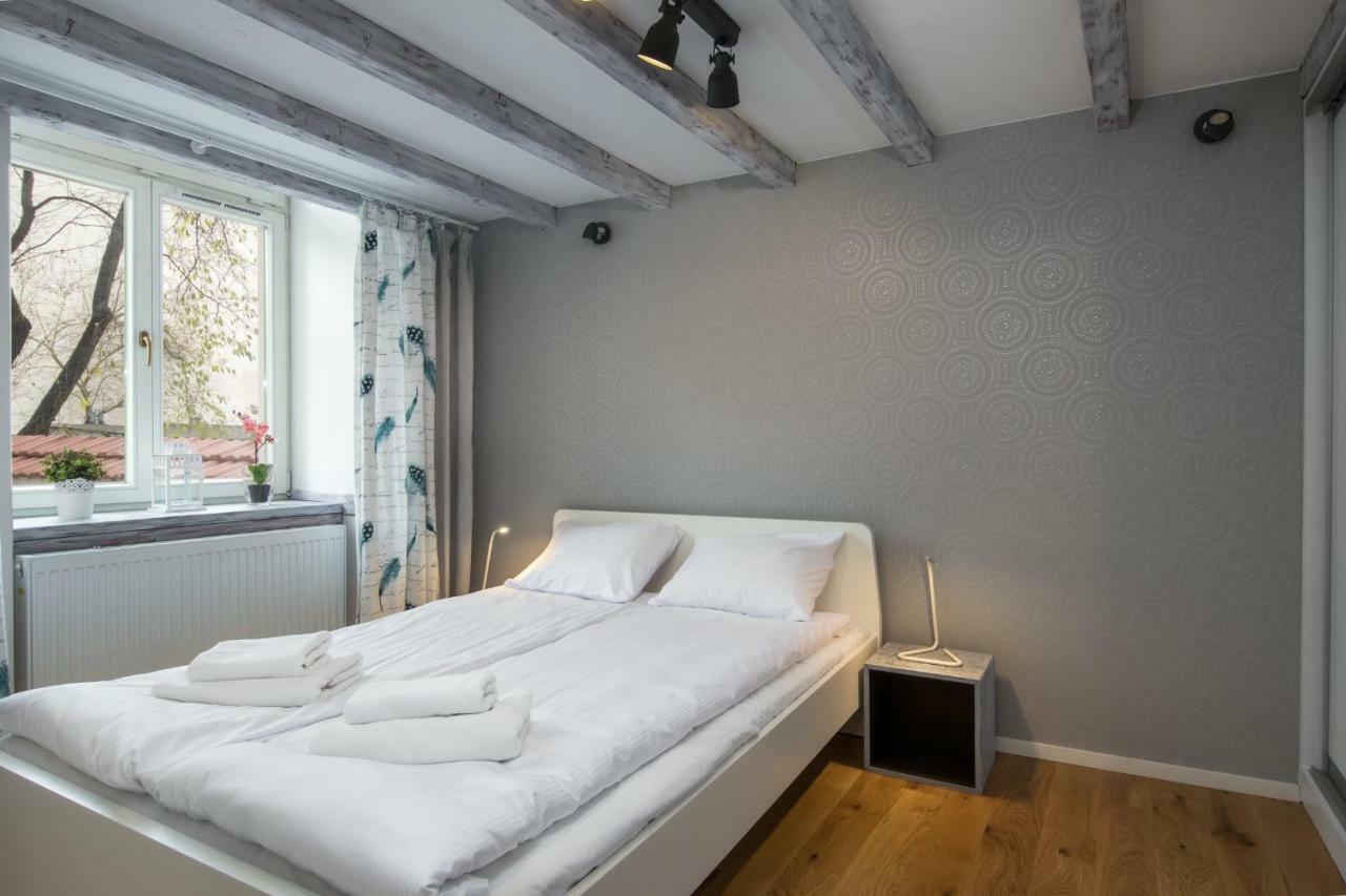 Cheerful Air Conditioned Apartment With Mezzanine And Parking - Old Town คราคูฟ ภายนอก รูปภาพ