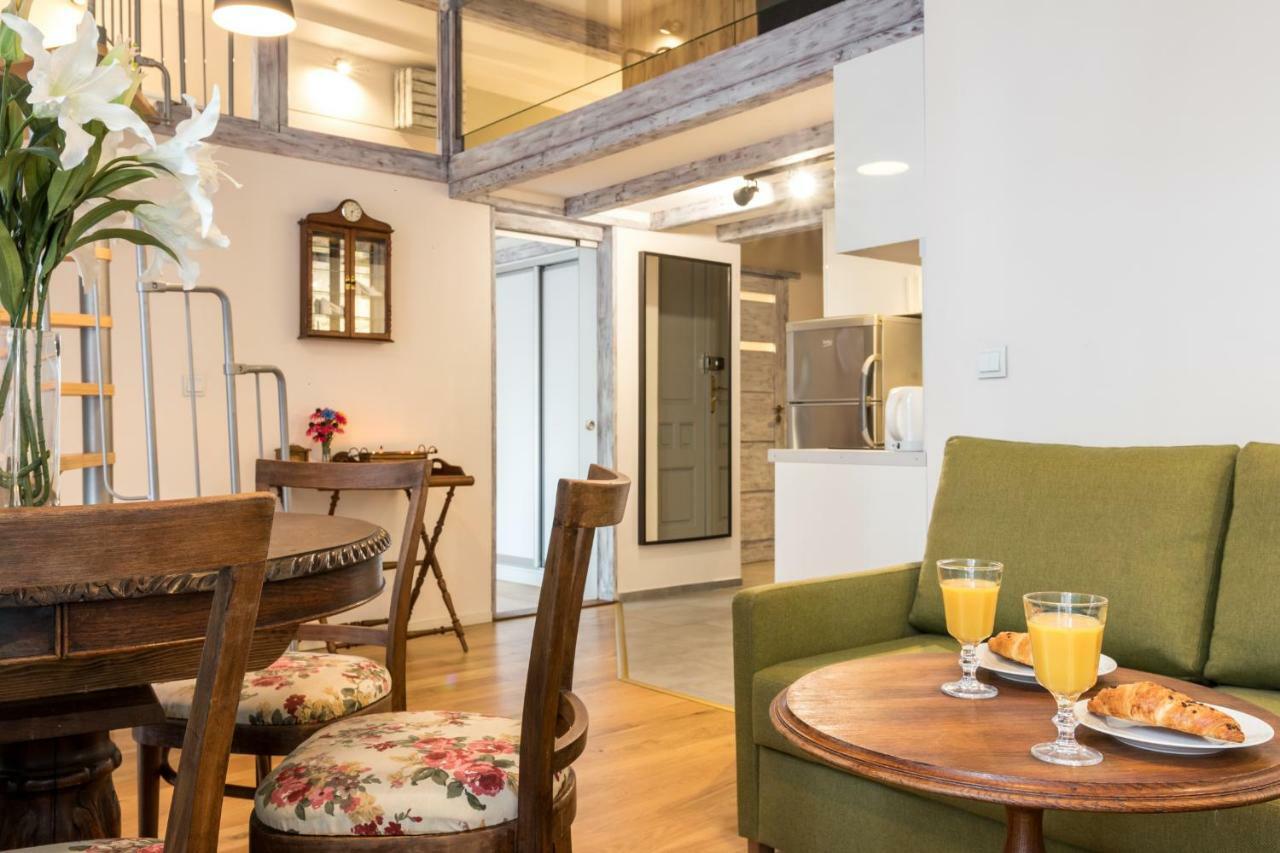 Cheerful Air Conditioned Apartment With Mezzanine And Parking - Old Town คราคูฟ ภายนอก รูปภาพ