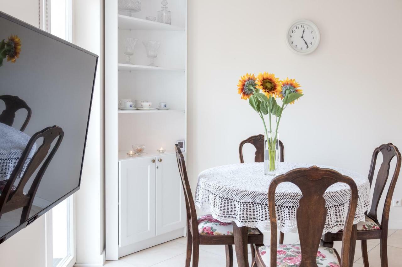 Cheerful Air Conditioned Apartment With Mezzanine And Parking - Old Town คราคูฟ ภายนอก รูปภาพ
