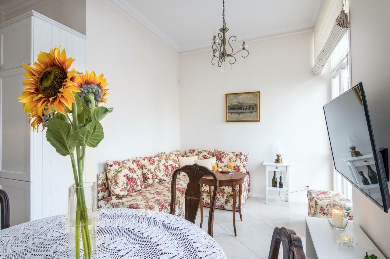 Cheerful Air Conditioned Apartment With Mezzanine And Parking - Old Town คราคูฟ ภายนอก รูปภาพ