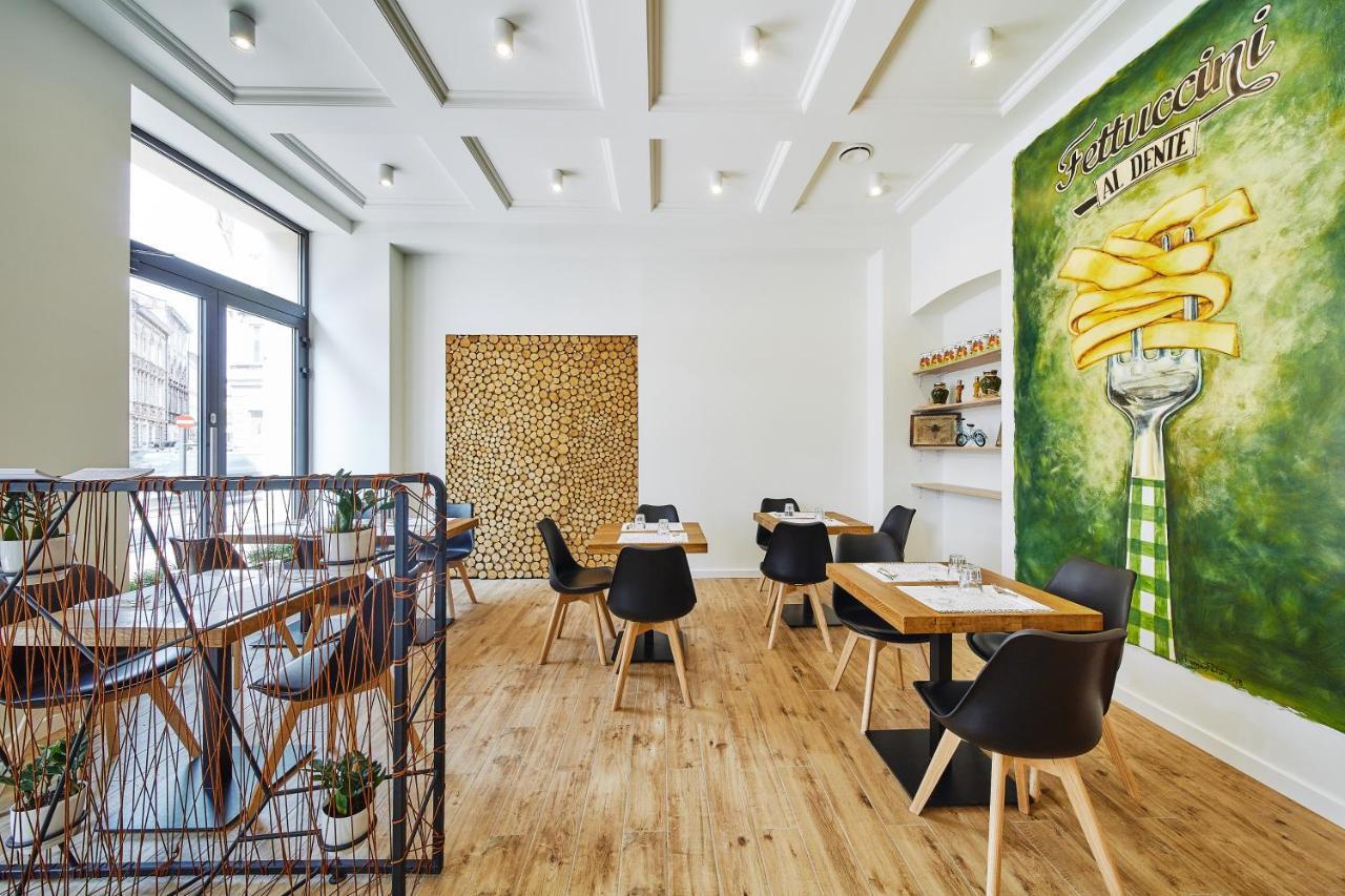 Cheerful Air Conditioned Apartment With Mezzanine And Parking - Old Town คราคูฟ ภายนอก รูปภาพ
