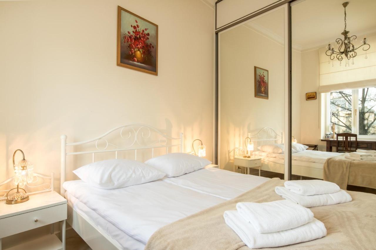 Cheerful Air Conditioned Apartment With Mezzanine And Parking - Old Town คราคูฟ ภายนอก รูปภาพ