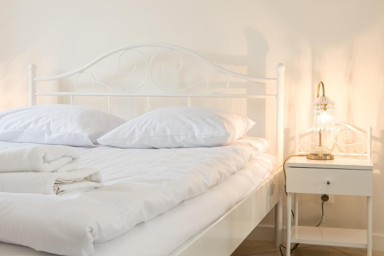 Cheerful Air Conditioned Apartment With Mezzanine And Parking - Old Town คราคูฟ ภายนอก รูปภาพ